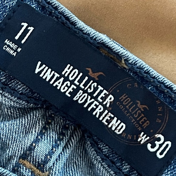 Hollister Vintage Boyfriend Ripped Jeans Sz 11 - Picture 3 of 7